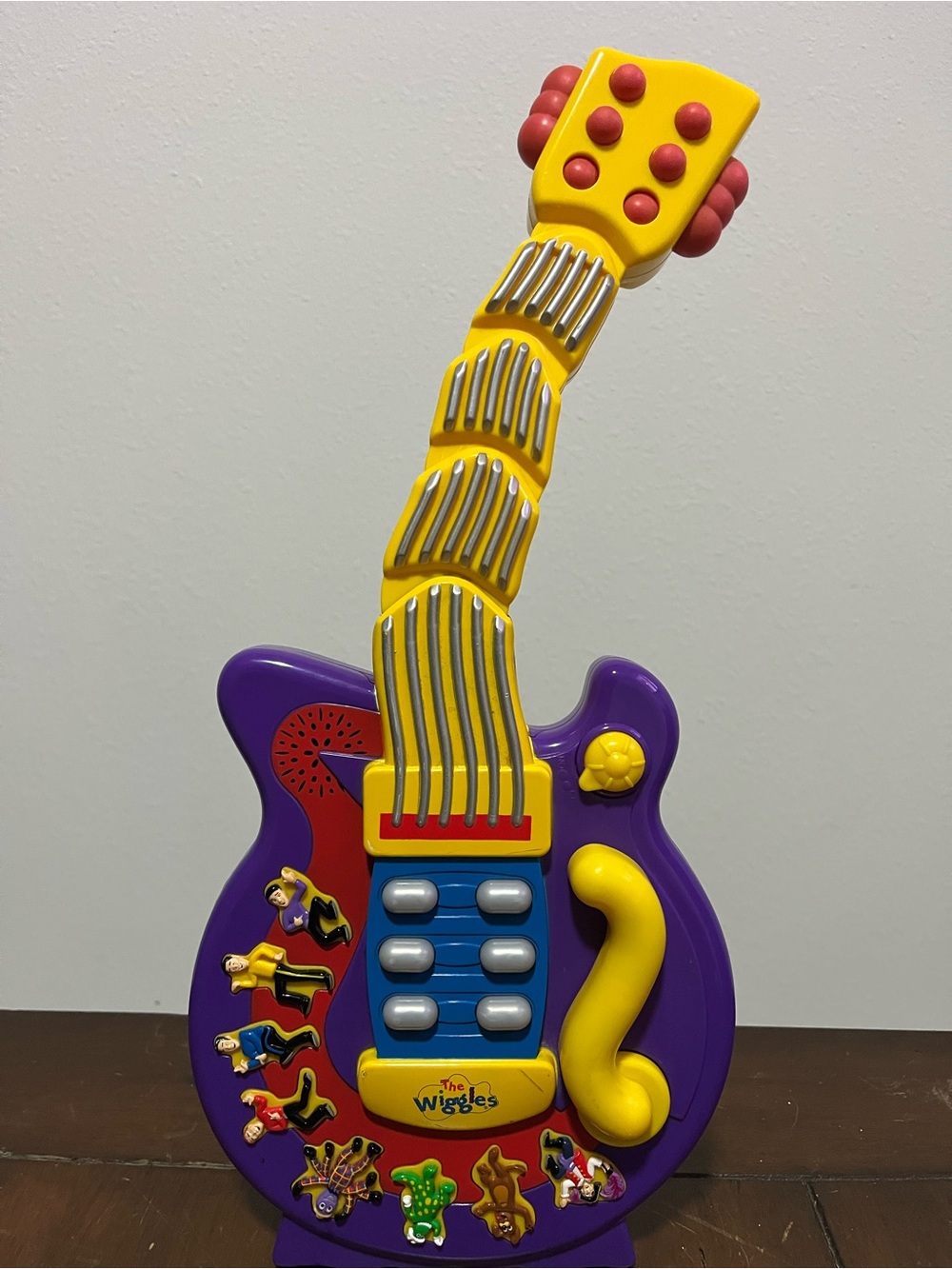 2004 The Wiggles Wiggling Dancing Guitar Kids Toy- Tested & Works